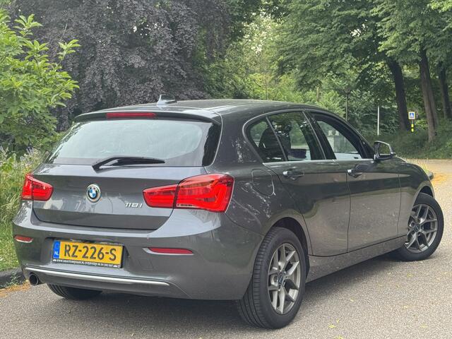 BMW 1-SERIE 118 i 5 deurs, 11.000 km p/jr !