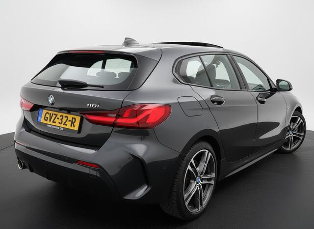 BMW 1-SERIE 118i AUT. 136PK M-PAKKET SPORT LEDER/CAMERA/NAVI/PANORAMADAK