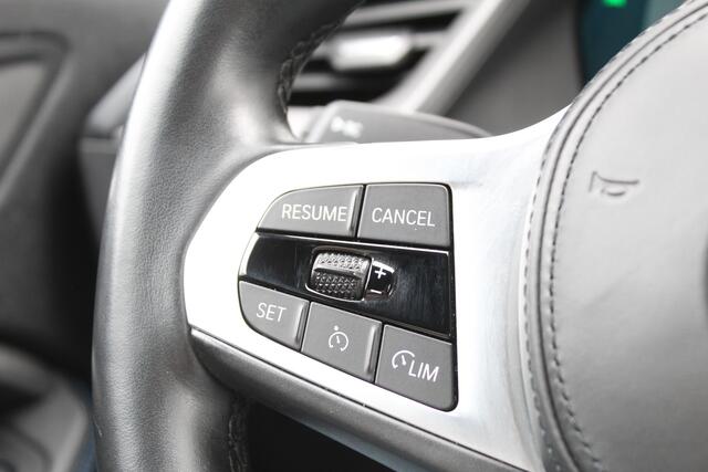 BMW 1-SERIE 118i Business Edition | M-Sport | Origin NL | Camera | Trekhaak | Navigatie