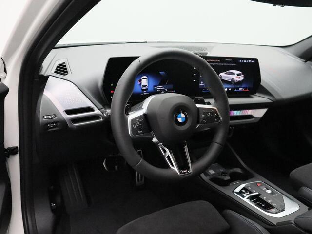 BMW 1-SERIE 120 M Sport Design Edition | Premium Pack | Stuurwielrand Verwarmd | Driving Assistant | Parking Assistant | 18''