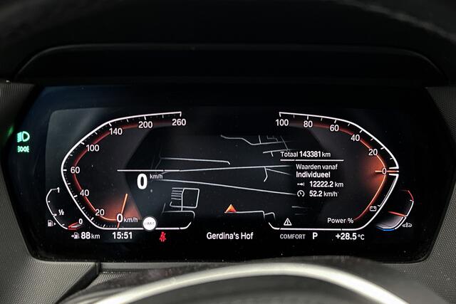 BMW 1-SERIE 118i M-Sport | Panoramadak | Stoelverwarming | Lederen bekleding