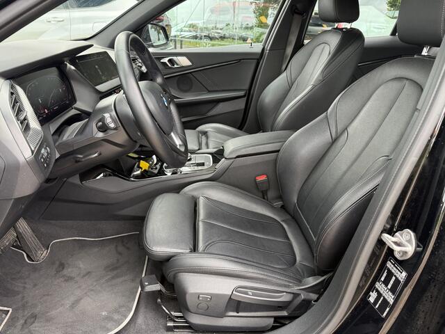 BMW 1-SERIE 118i Business Edition Plus ** Automaat ** Leder ** Carplay ** Stoelverwarming Alarm klasse 3 ** NL auto ** NAP!!