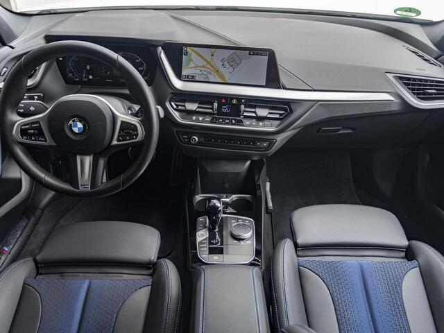 BMW 1-SERIE 118i | M Sportpakket | 17 inch | Parking Assistant | M Sport Steering | Achteruitrijcamera | Sportstoelen | Cruise Control