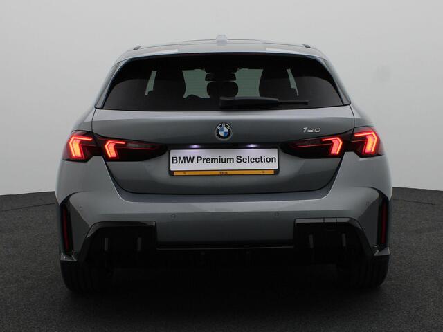 BMW 1-SERIE 120 M Sportpakket | Glazen panoramadak | Comfort Access | Achteruitrijcamera | Elektrisch verwarmde voorstoelen | Driving Assistant Plus | Harman Kardon | 18''