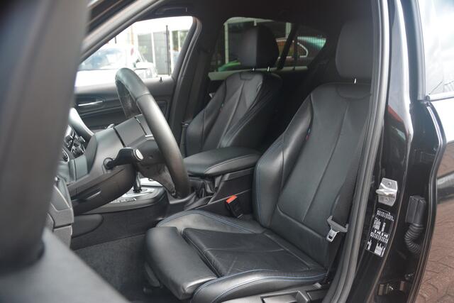 BMW 1-SERIE 118i Executive | M-pakket | Navigatie | Sportstoelen | Leer | PDC | NL auto!! |