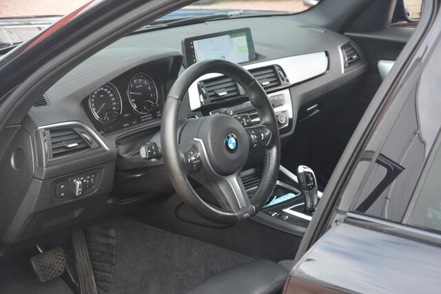 BMW 1-SERIE 118i Executive | M-pakket | Navigatie | Sportstoelen | Leer | PDC | NL auto!! |