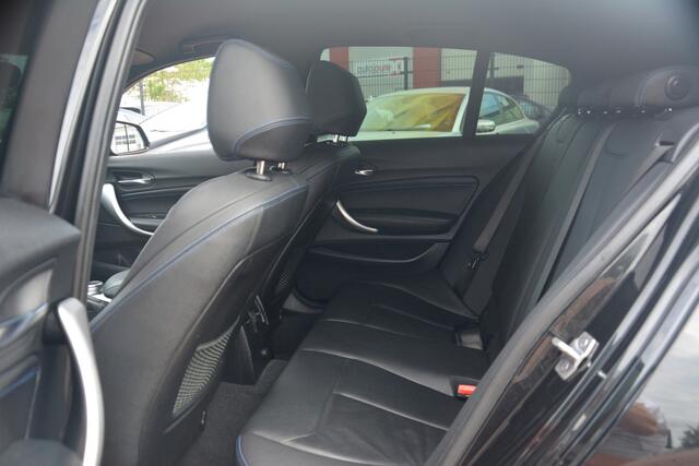 BMW 1-SERIE 118i Executive | M-pakket | Navigatie | Sportstoelen | Leer | PDC | NL auto!! |