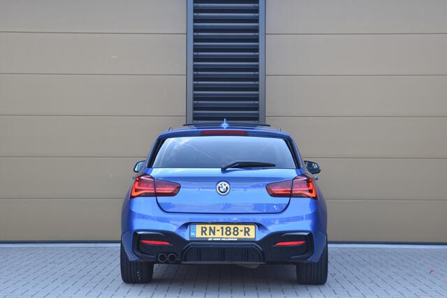 BMW 1-SERIE 120i Edition M Sport Shadow * Glazen schuifdak - Harman / Kardon * LED * Privecyglass *