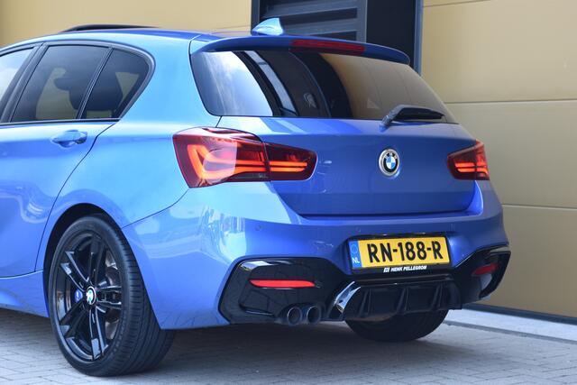 BMW 1-SERIE 120i Edition M Sport Shadow * Glazen schuifdak - Harman / Kardon * LED * Privecyglass *