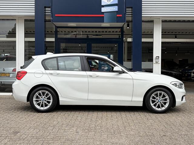 BMW 1-SERIE 118i Corporate Lease High Executive / Automaat / NL-Auto / Vol-Leder / Facelift / Stoelverwarming / LED / Cruise-Control / Climate-Control / Trekhaak / PDC V+A / 16'' LMV / All-Season / ENZ.