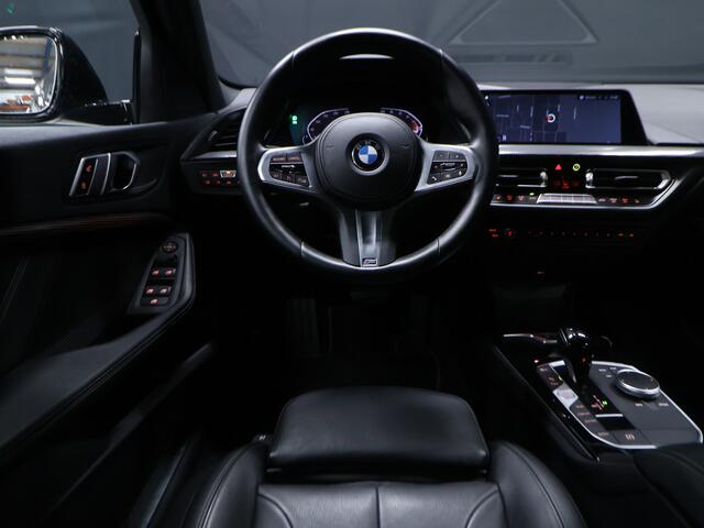 BMW 1-SERIE 118i Business Edition Plus M Sport [SCHUIFDAK, APPLE CARPLAY, ANDROID AUTO, CAMERA, STOELVERWARMING, LEDER, NIEUWSTAAT]