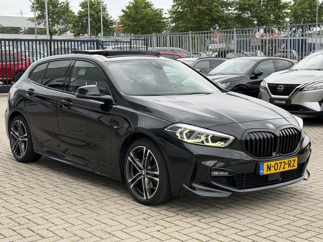 BMW 1-SERIE 118i Business Edition Plus | M Sport | Panoramadak | Lichtmetalen velgen 18"