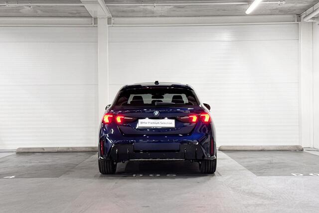 BMW 1-SERIE 120 M Sport Pro | M-Sport | Premium Pack | Comfort Access | Panoramadak | Harman/Kardon | Stoelverwarming