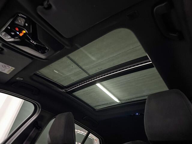 BMW 1-SERIE 120 M Sport Pro | M-Sport | Premium Pack | Comfort Access | Panoramadak | Harman/Kardon | Stoelverwarming