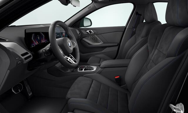 BMW 1-SERIE 120 | M-Sport Pro | Panorama | Camera | Comfort Access | M Sportremsysteem Rot