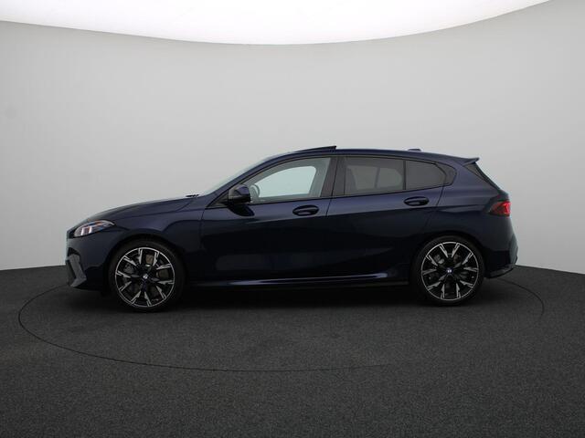 BMW 1-SERIE 120 M Sport Design Edition | M Sportpakket Pro | Stuurwielrand Verwarmd | Panoramadak | Elektrisch Verstelbare Sportstoelen | Harman Kardon | 19''