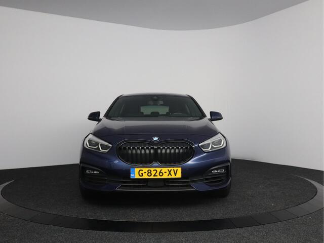 BMW 1-SERIE 118i Executive Edition Automaat | LED | 19"velgen