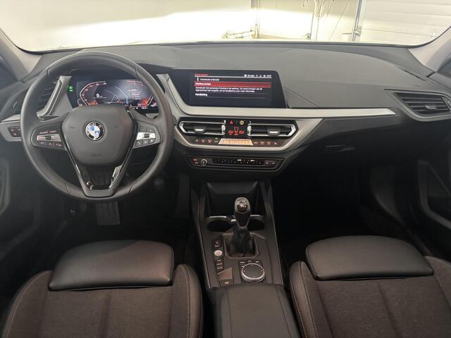BMW 1-SERIE 116i | CARPLAY | CLIMA | STOELVERW. |