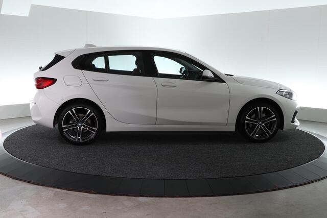 BMW 1-SERIE 116i | CARPLAY | CLIMA | STOELVERW.