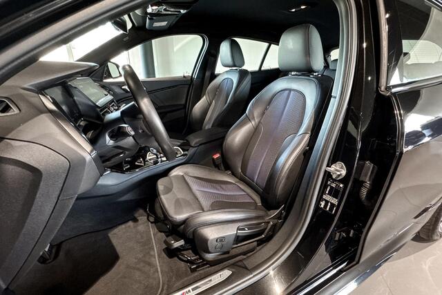 BMW 1-SERIE 118i Business Edition | M Sport | Sportstoelen | Carplay |