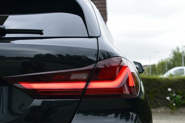 BMW 1-SERIE 118i M-Sport Rijklaarprijs-Garantie Panorama dak Sport Interieur Led Camera Live cockpit pro