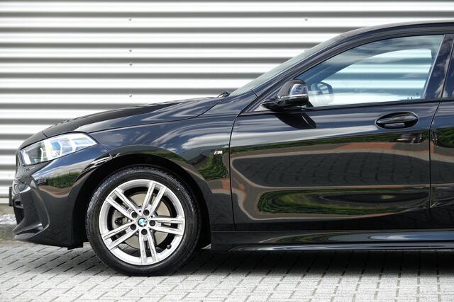 BMW 1-SERIE 118i High Executive M-Sport | Carplay | Stoelverw. | DAB | Live Cockpit |
