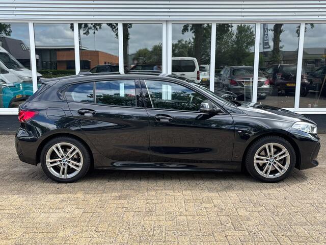 BMW 1-SERIE 118i Executive Edition | M Pakket | Leer | Apple Carplay | Sfeerverlichting | Parkeersensoren