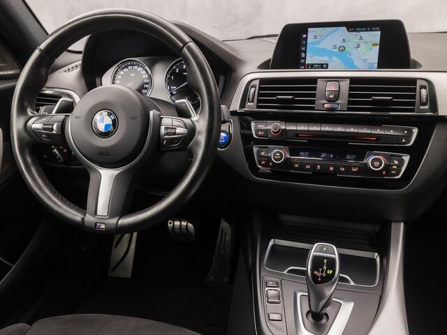BMW 1-SERIE M140i M Sport High Executive 340Pk Automaat (6 CILINDER, M PAKKET, HARMAN/KARDON, ALCANTARA, CAMERA, SPORTSTOELEN, M SPORTREMMEN, NAVIGATIE, STOELVERWARMING, GETINT GLAS, NIEUWSTAAT)