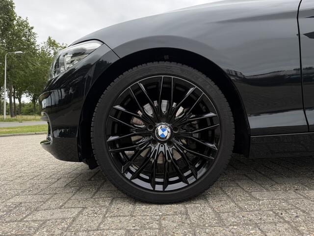 BMW 1-SERIE 125i Centennial / Automaat / 225PK / Leder / Keyless / Camera / Sensoren V+A /