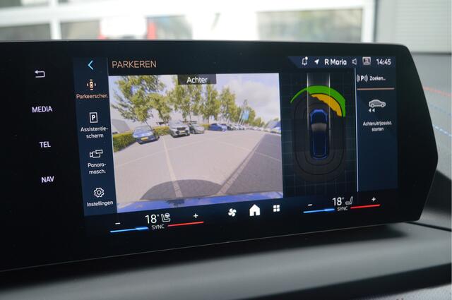 BMW 1-SERIE 120 M Sport Automaat / Sportstoelen / M Adaptief onderstel / Achteruitrijcamera / Stoelverwarming / Getint glas