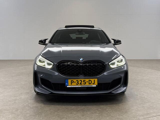 BMW 1-SERIE M135i xDrive High Executive M-Sport | Pano | HuD | Alcantara | BMW LED | Virtual | Sfeer | Carplay