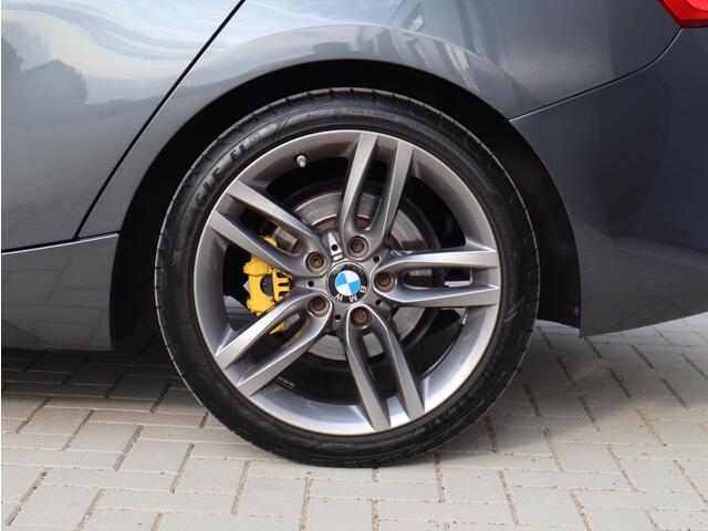 BMW 1-SERIE 118i | M Sportpakket | Pano | Trekhaak | Orig. NL!