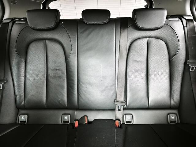 BMW 1-SERIE 118i Business Edition | Leder | Stoelverwarming | Achteruitrijcamera | Navigatie |