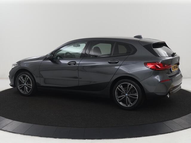 BMW 1-SERIE 118i Executive Edition Sport Line | Half Leder | Carplay | Cruise control | Park assist | Sfeerverlichting | Climate contol | Virtual Dashboard | Full LED | Navigatie |