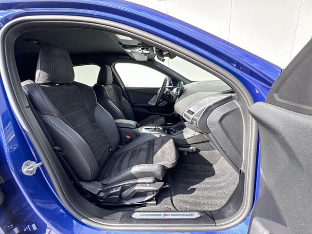 BMW 1-SERIE 120 M-Sport 18 Inch / Getinte Ramen Achter / Driving Assistant / Adaptief M Onderstel / Achteruitrij Camera