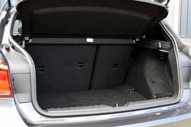 BMW 1-SERIE 118i Sport-Line Rijklaarprijs-Garantie Leder sport interieur Navigatie Led Airco