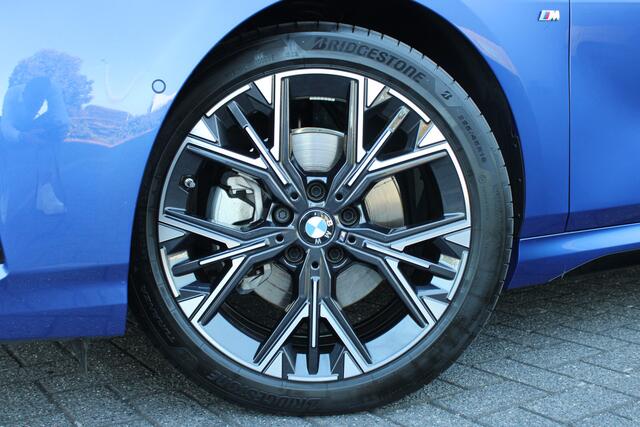 BMW 1-SERIE 120 M Sport Automaat / Sportstoelen / Achteruitrijcamera / M Adaptief onderstel / Driving Assistant