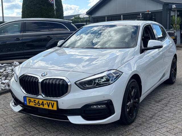BMW 1-SERIE 118i High Executive Sport Automaat 2021 Wit