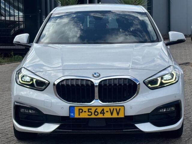 BMW 1-SERIE 118i High Executive Sport Automaat 2021 Wit