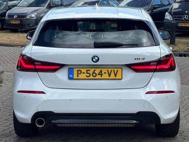 BMW 1-SERIE 118i High Executive Sport Automaat 2021 Wit
