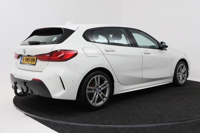 BMW 1-SERIE 118i High Executive (TREKHAAK, CAMERA, SFEERVERLICHTING, DEALER ONDERHOUDEN)