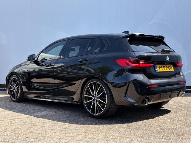 BMW 1-SERIE 118i Executive Edition M-Sport Zetels HUD Adapt.Cruise Carplay Camera Uitstraling!