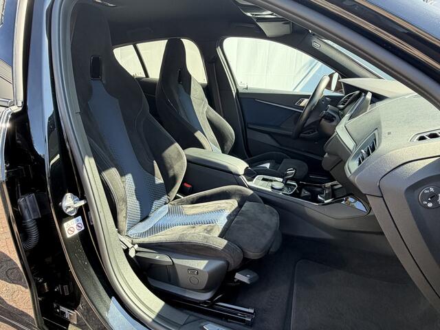 BMW 1-SERIE 118i Executive Edition M-Sport Zetels HUD Adapt.Cruise Carplay Camera Uitstraling!