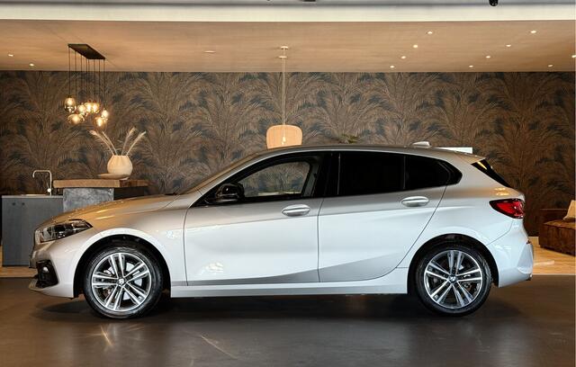 BMW 1-SERIE 118i Automaat I Navi I Sport Stoelen
