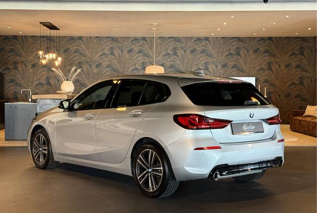 BMW 1-SERIE 118i Automaat I Navi I Sport Stoelen