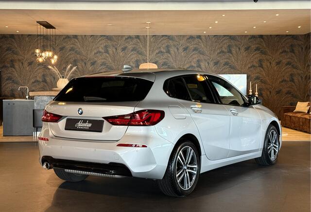 BMW 1-SERIE 118i Automaat I Navi I Sport Stoelen