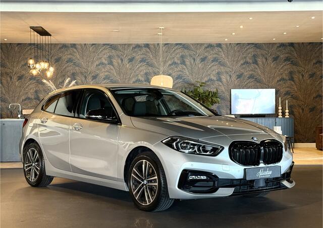 BMW 1-SERIE 118i Automaat I Navi I Sport Stoelen
