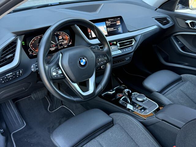 BMW 1-SERIE 118i Automaat I Navi I Sport Stoelen