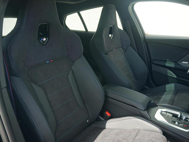 BMW 1-SERIE 5-deurs 120 | M Sportpakket Pro | Panoramadak | Harman-Kardon | Driving Assistant Plus | Elektrisch verstelbare stoelen
