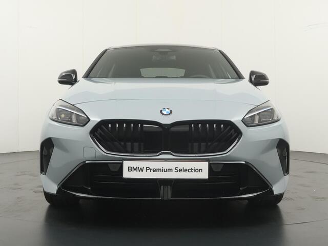 BMW 1-SERIE 120 | M-Sport Pro | Harman Kardon | Panoramadak | Adaptive Cruise